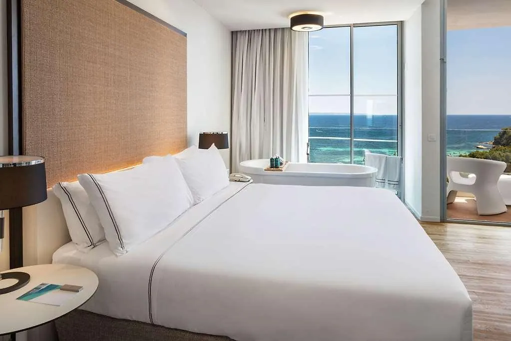 Melia South Beach Магалуф Отель
